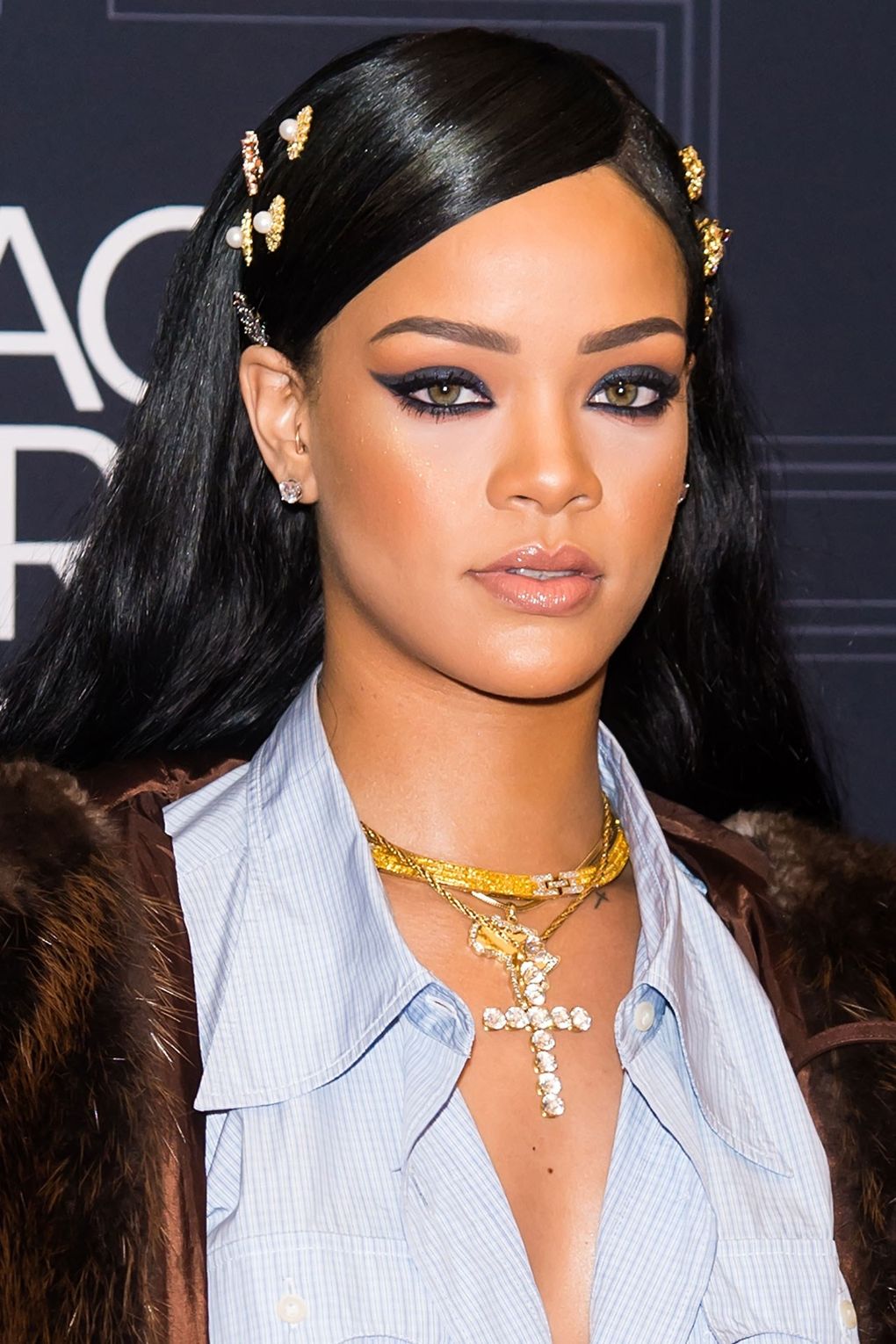 Rihanna hair clips-min-min