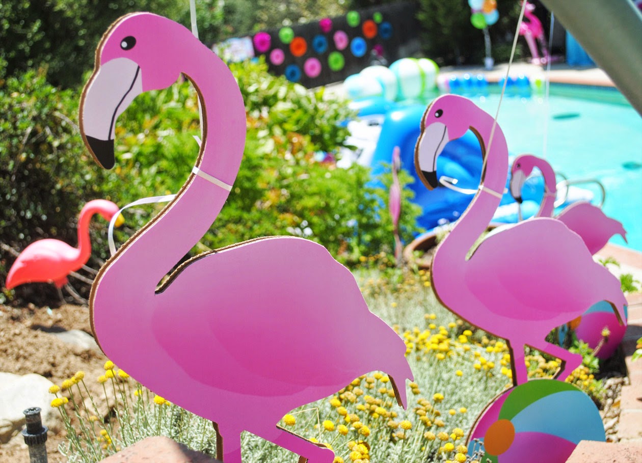 Pool Party Flamingo 1 Gwynn Wasson-min